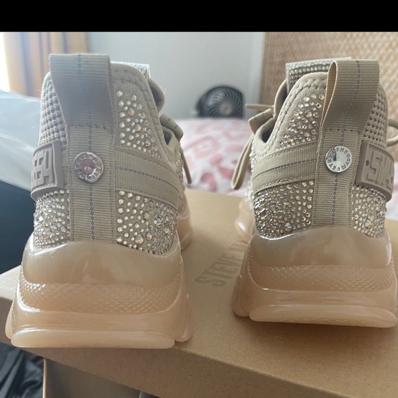 Steve Madden Sneakers - Picture 4 of 4